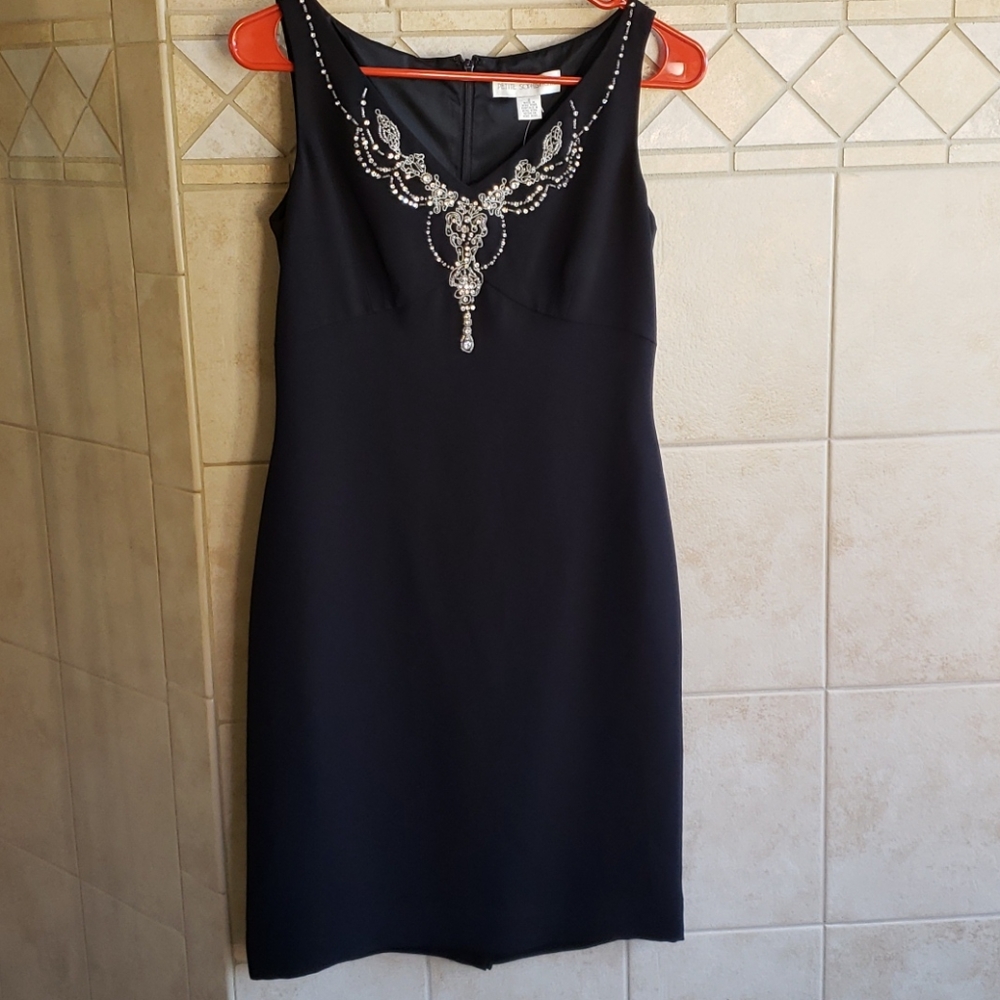 Petite Sophisticate size 2 Black Dress